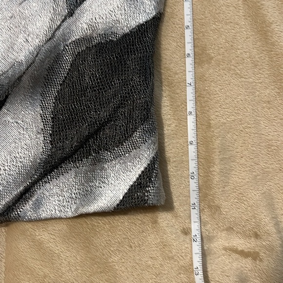 Beautiful 2 Piece Top and Pant - Picture 7 of 7